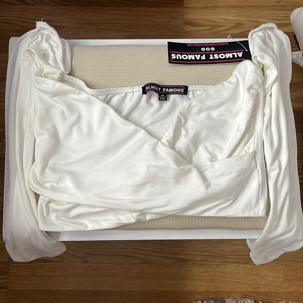 white long sleeve crop top with tags
